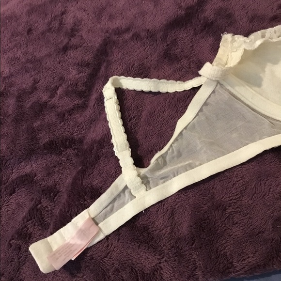 Vintage Victoria Secret White Lacy Demi Bra - Picture 8 of 14
